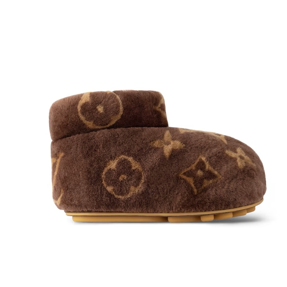 **SOLD**NWT Louis Vuitton Footprint Low Boots - Picture 2 of 3